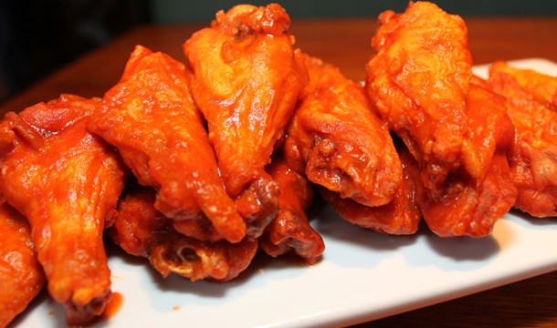 the-spot-la-jolla-ca-classic-buffalo-wings-610x407 The Spot La Jolla California Classic Buffalo Wings